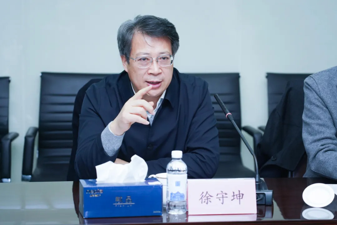 常州大學(xué)徐守坤書(shū)記、陳海群校長(zhǎng)一行蒞臨神開(kāi)參觀考察(圖3)