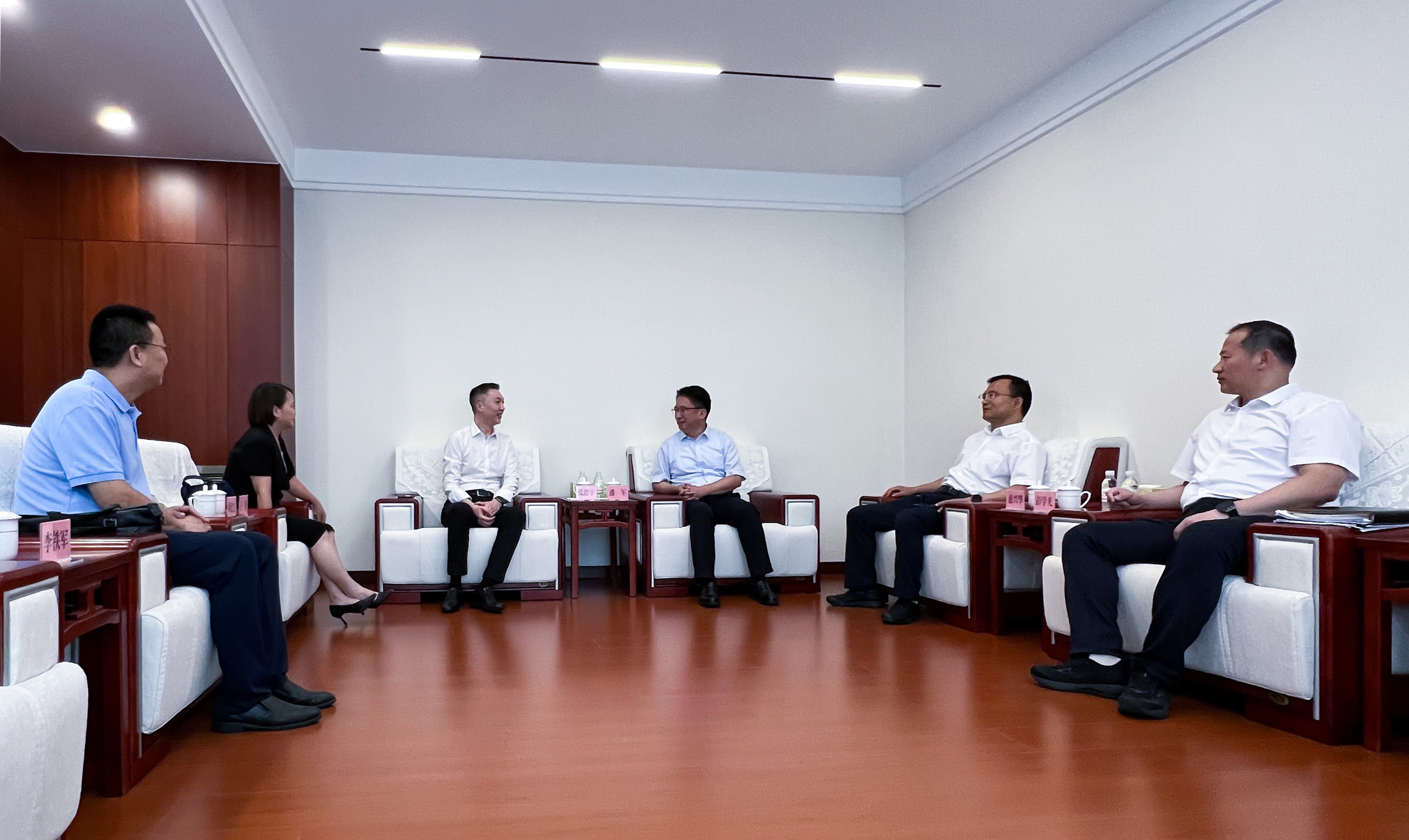 神開股份總裁一行赴中石化經(jīng)緯有限公司交流(圖1) 神開股份總裁一行赴中石化經(jīng)緯有限公司交流(圖1)